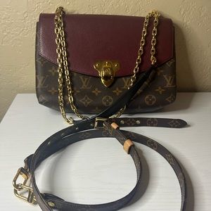 Used Authentic Louis Vuitton purse with extra strap